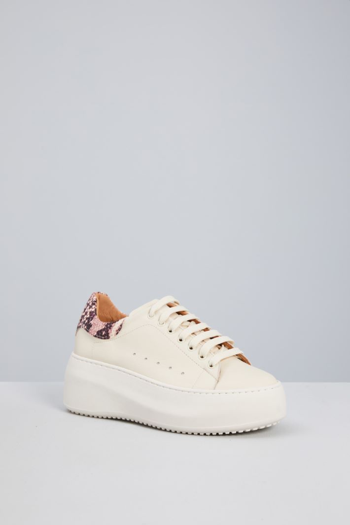 Sneakers with platform sole Intrend - 2