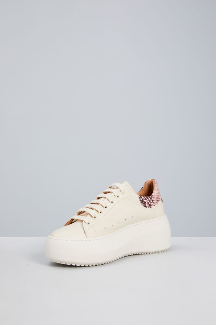 Sneakers with platform sole Intrend - 3