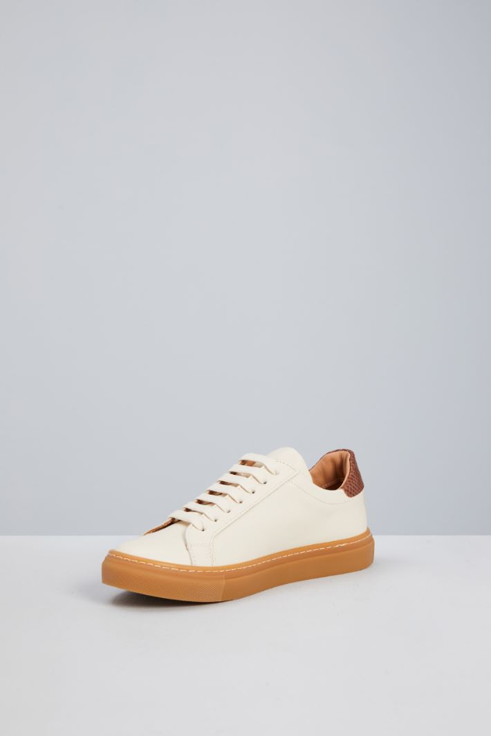 Sneakers with contrasting sole Intrend - 3