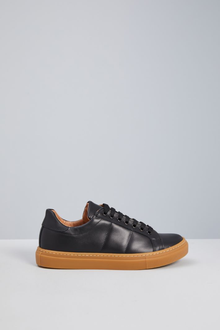 Leather sneakers Intrend