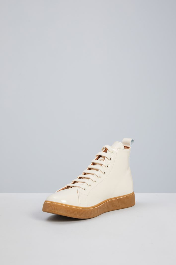 High patent sneakers Intrend - 3