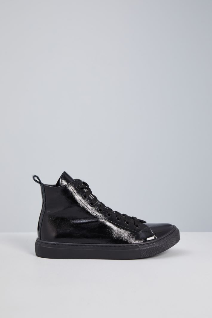 High patent sneakers Intrend