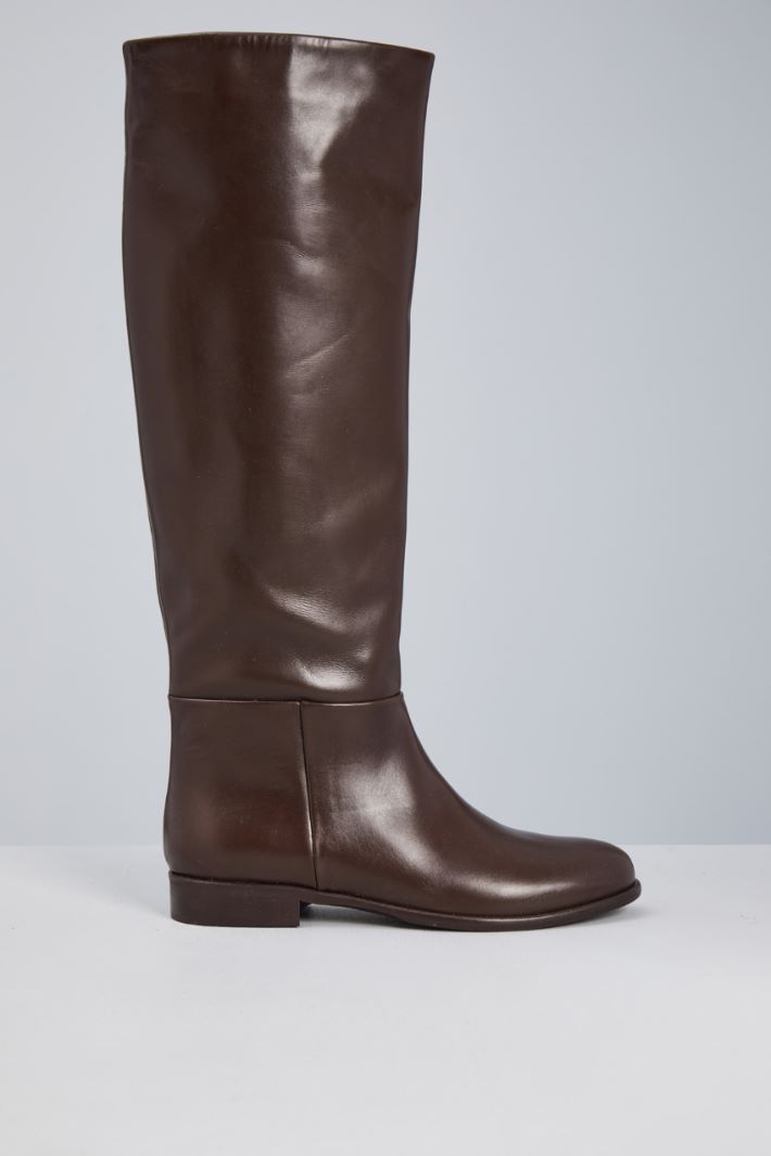 Boots with round toe Intrend