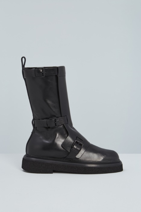 Leather biker boots with straps Intrend