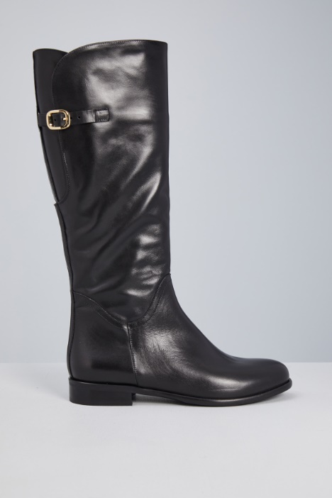 Buckle-detailed leather boots Intrend