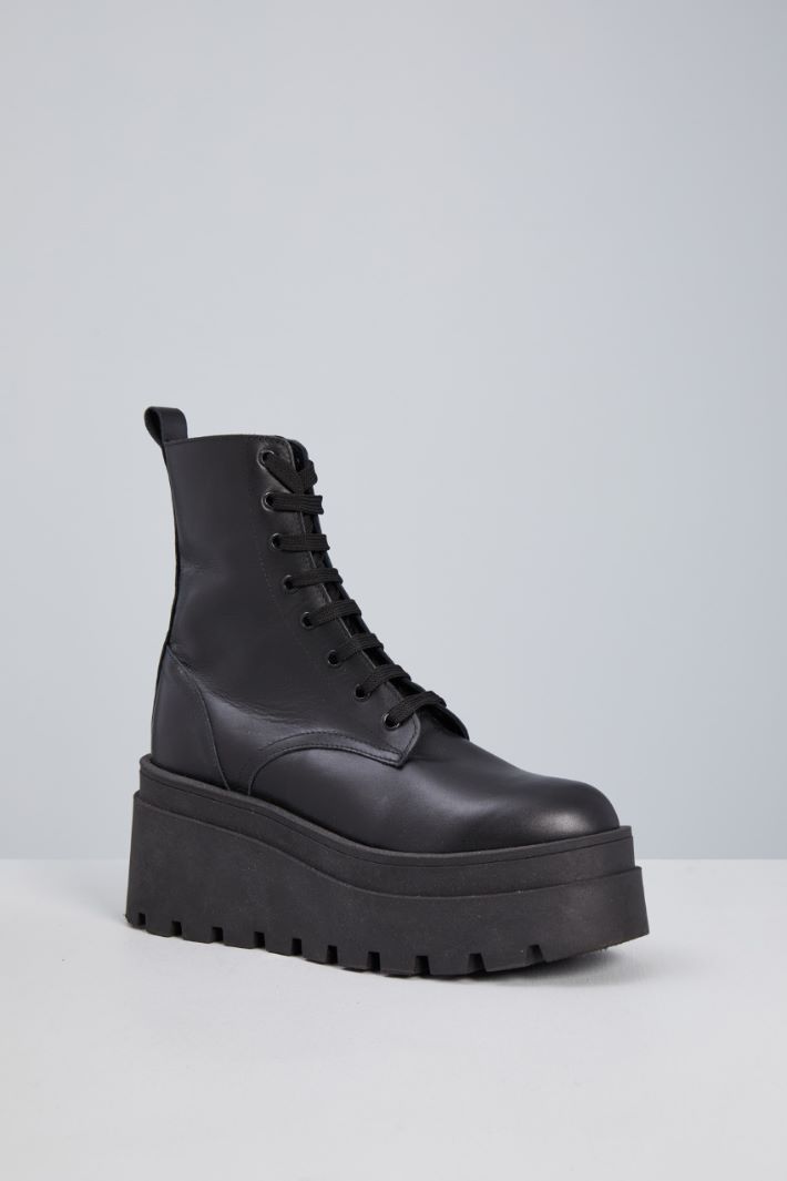 Combat boots with high sole Intrend - 2