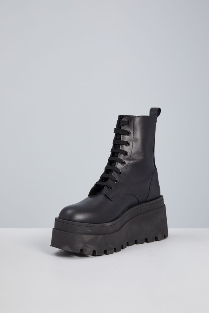 Combat boots with high sole Intrend - 3