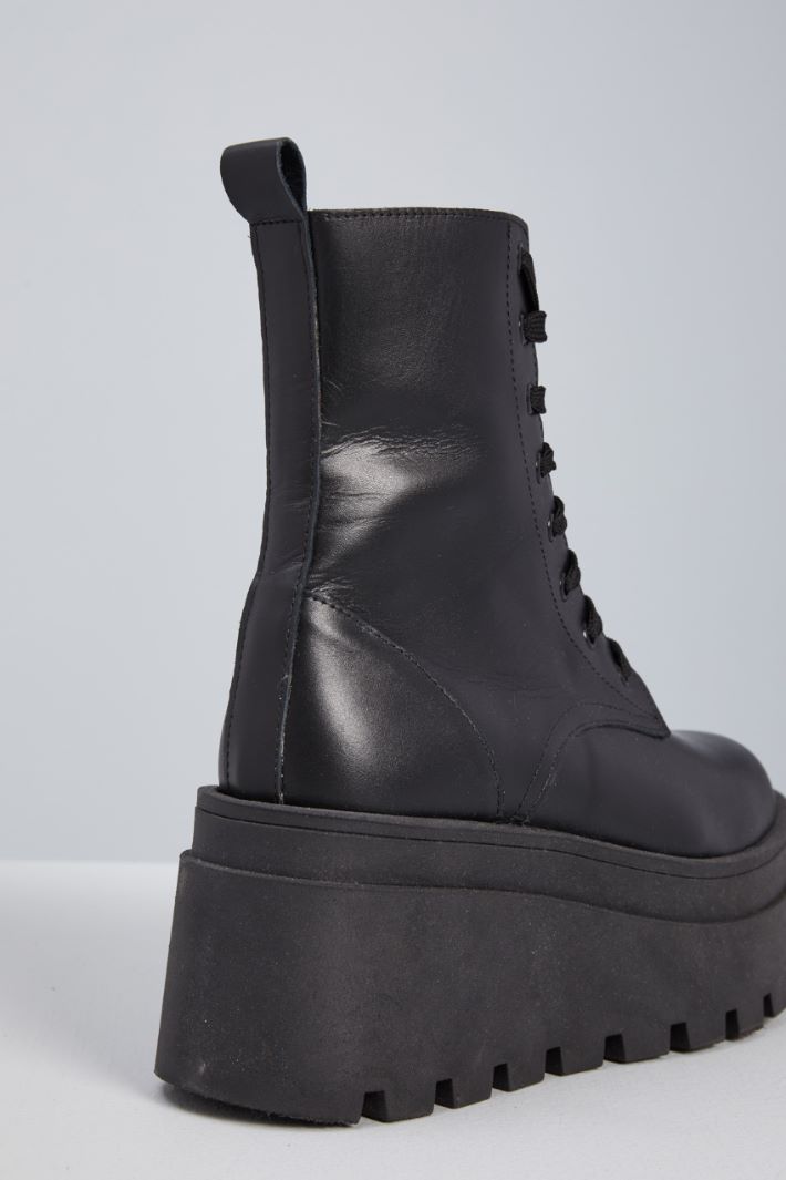 Combat boots with high sole Intrend - 4