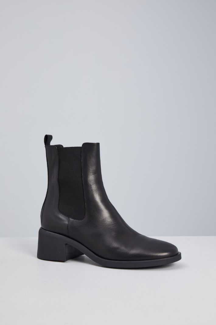 Ankle boots with elastic inserts Intrend - 2