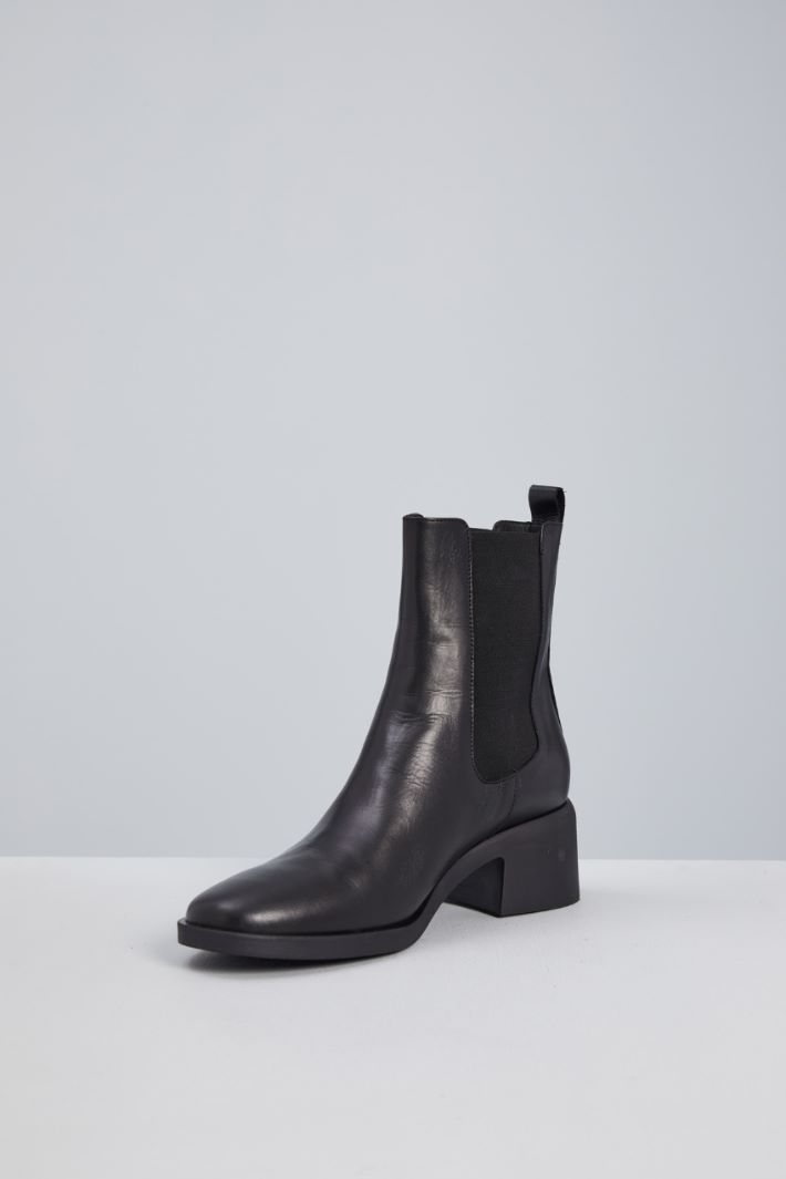 Ankle boots with elastic inserts Intrend - 3