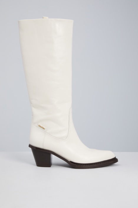 Campero-inspired boots Intrend