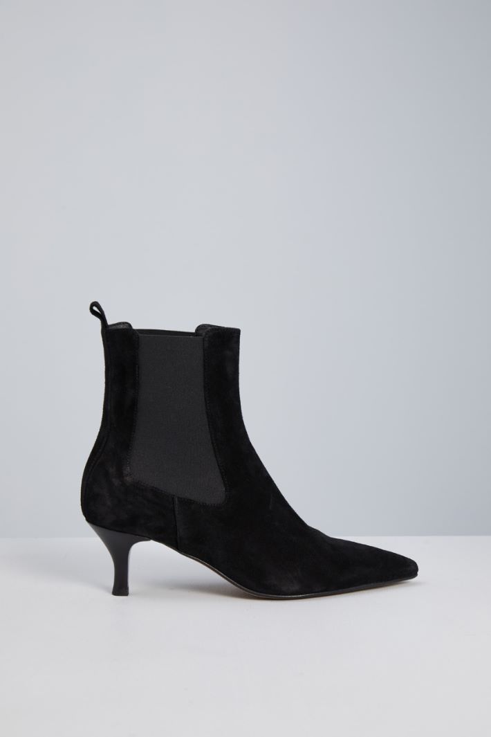 Suede ankle boots with heels Intrend