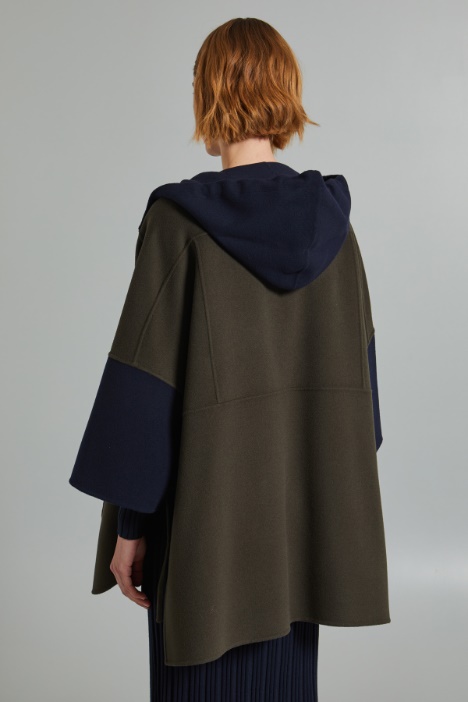 Giaccone con spacchi