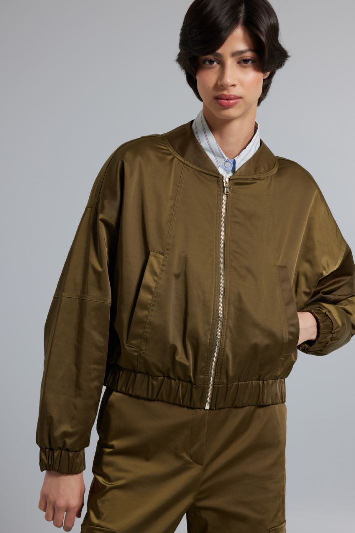 Boxy fit satin bomber jacket Intrend - 3