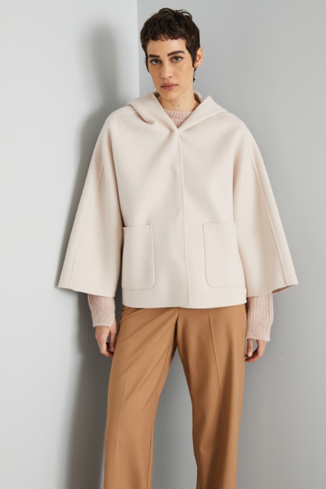 Mantella con cappuccio