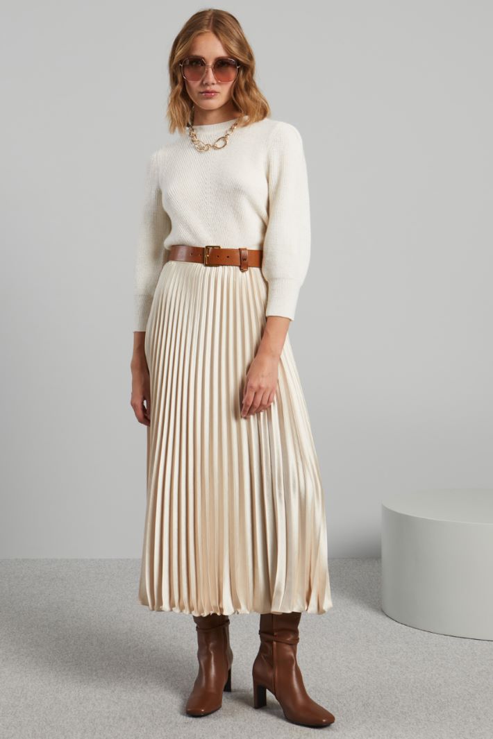 Pleated satin skirt Intrend