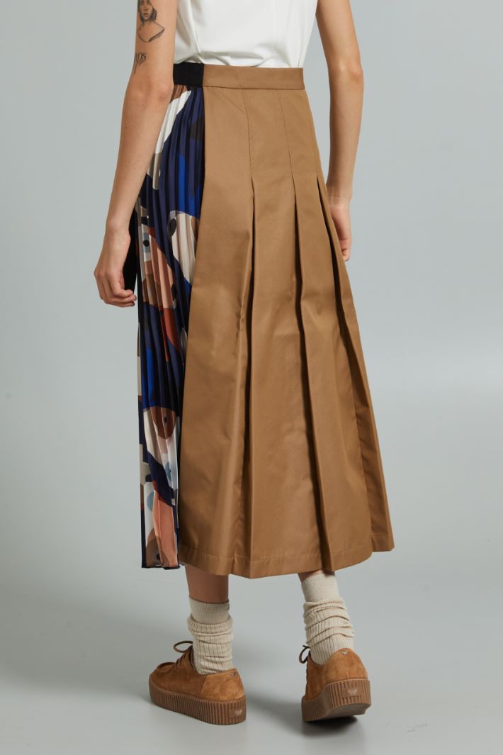 Pleated skirt with insert Intrend - 2