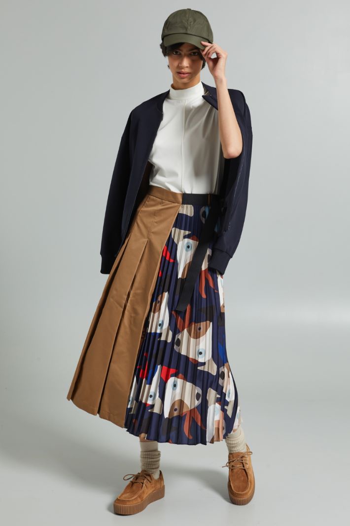 Pleated skirt with insert Intrend