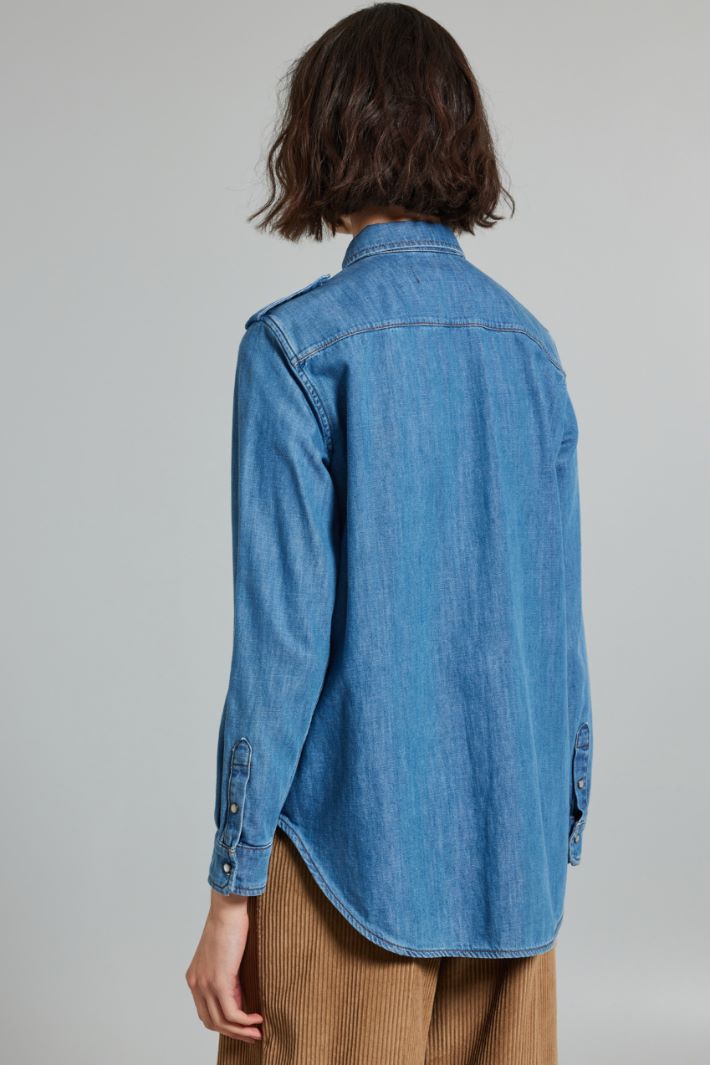 Epaulette-detail denim shirt Intrend - 2