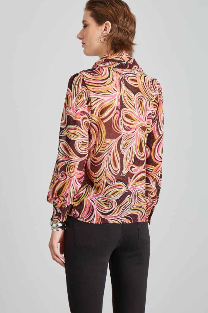 Plumetis scarf-adorned shirt Intrend - 2