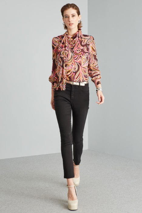 Plumetis scarf-adorned shirt Intrend