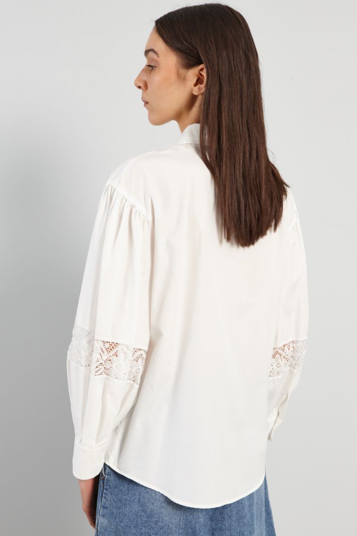 Poplin shirt with embroidery Intrend - 2