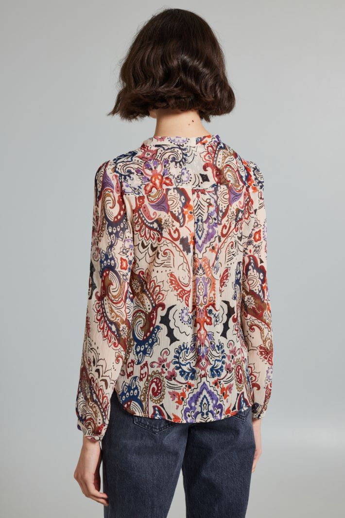 Laces-adorned blouse Intrend - 2