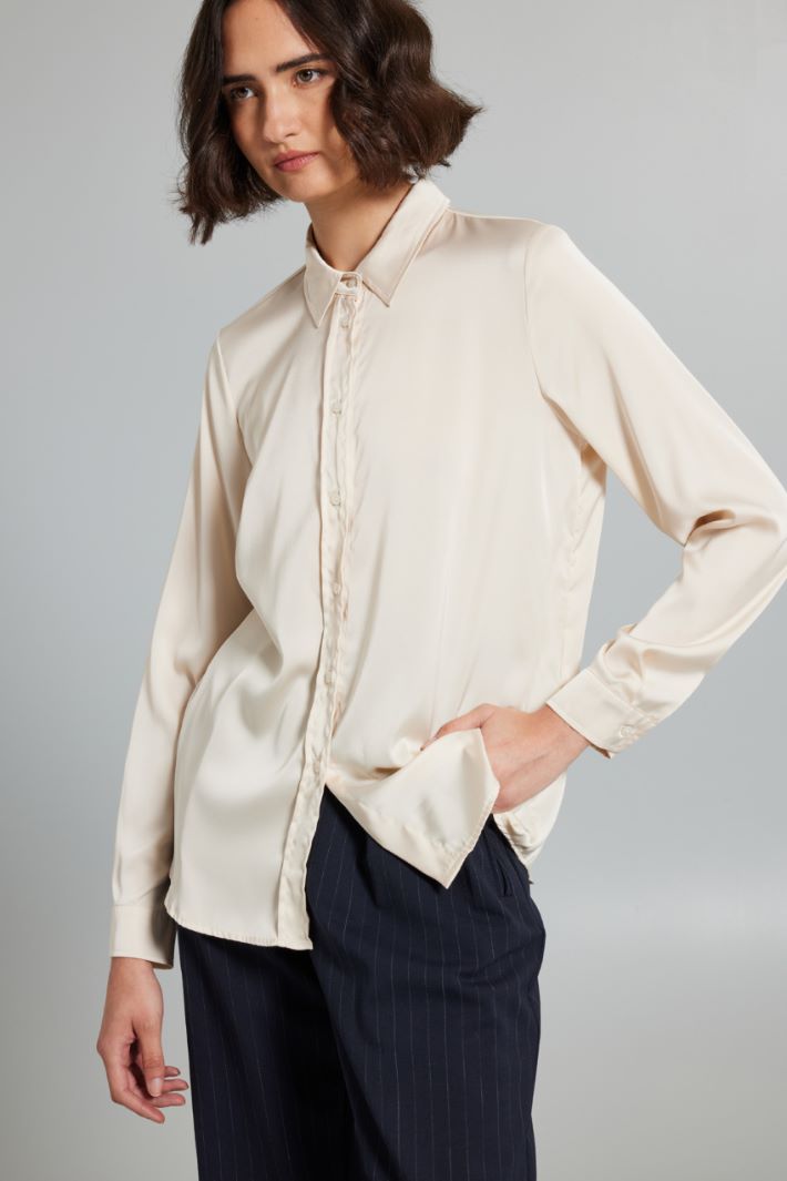 Fluid satin shirt Intrend - 3