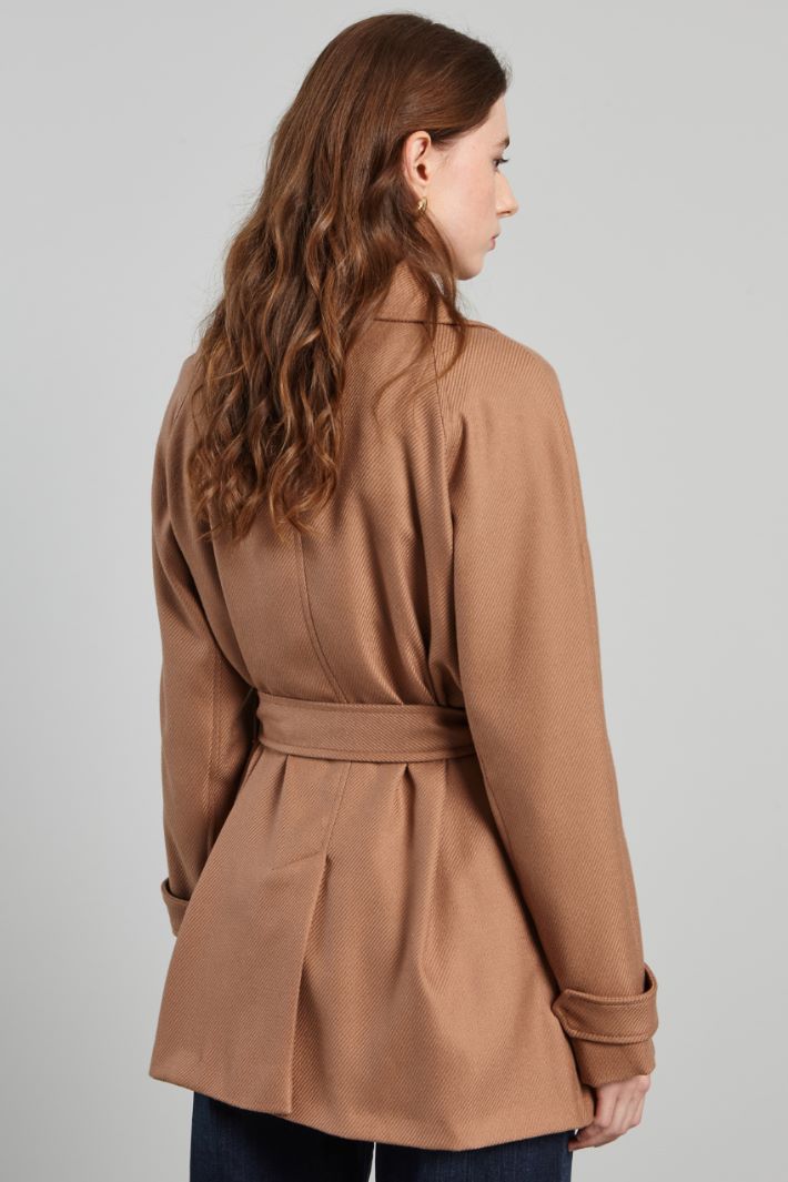 Double-breasted trench coat with belt Intrend - 2