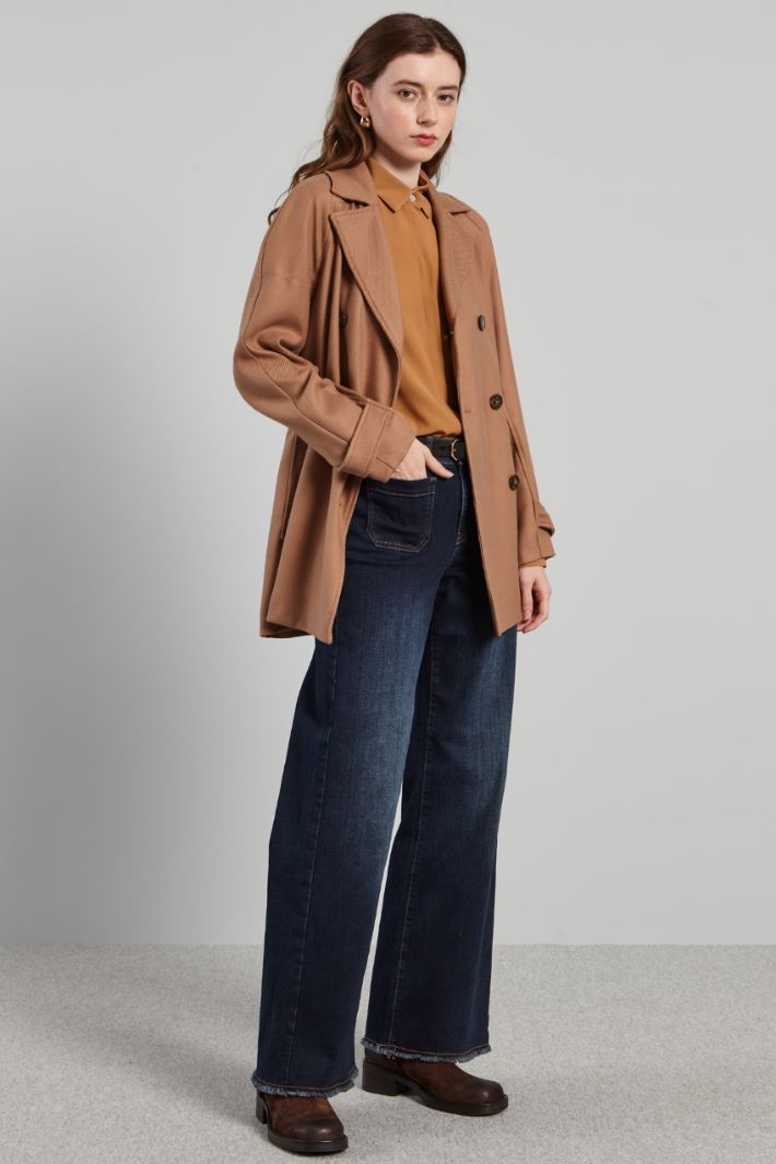 Double-breasted trench coat with belt Intrend