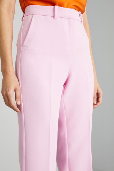 Pantaloni dritti in crépe