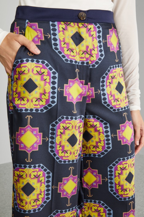 Pantaloni morbidi in twill