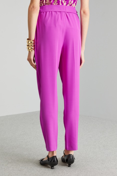 Pantaloni carrot con fusciacca