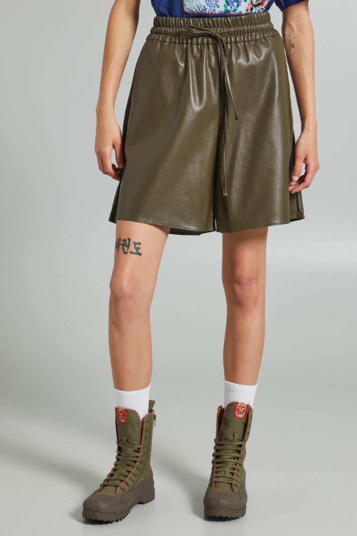 Bermuda shorts with drawstring Intrend - 3