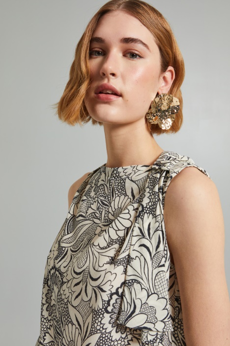 Top in seta stampata