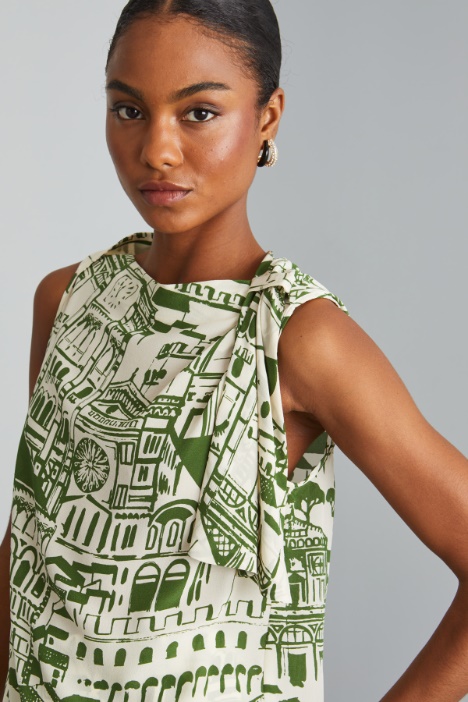 Top in seta stampata