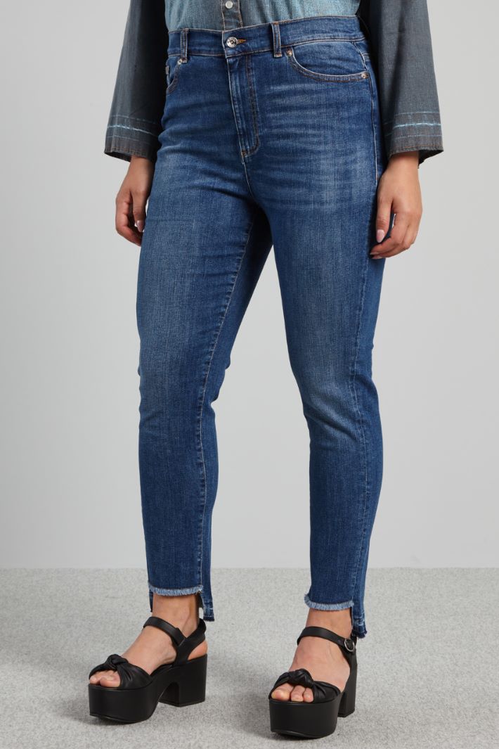 Jeans with asymmetric hem Intrend - 3