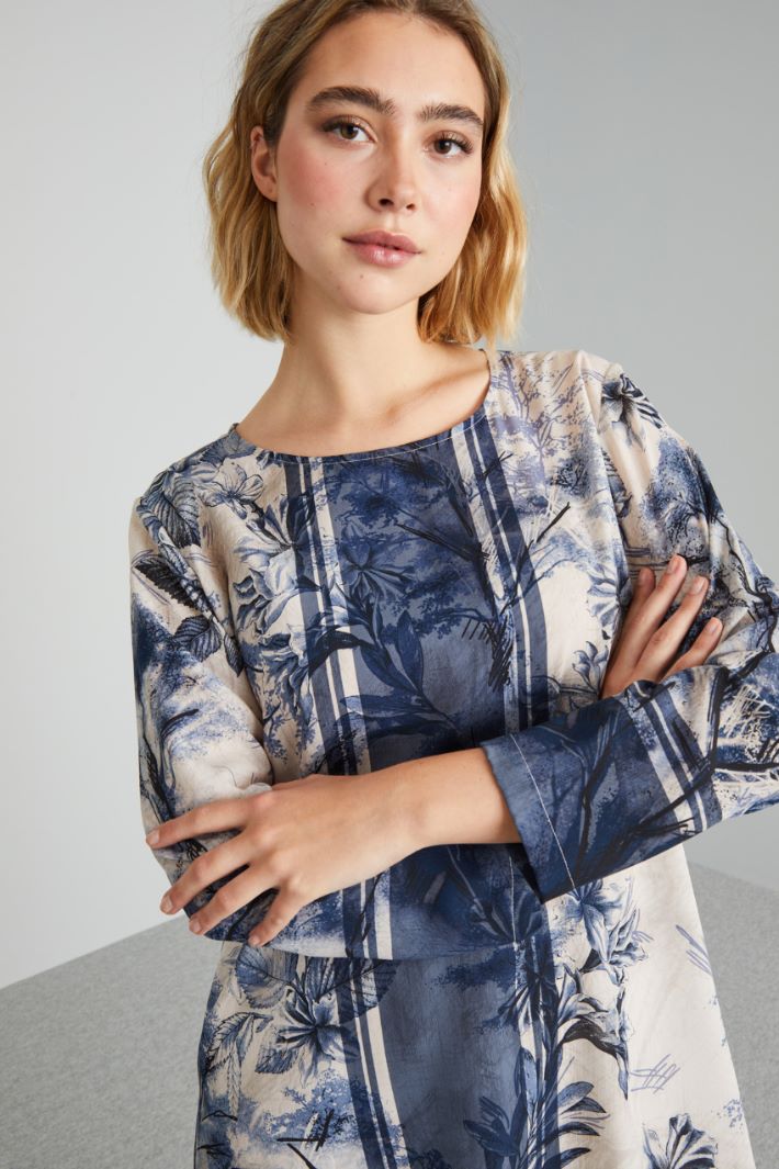 Printed crepe blouse Intrend - 4