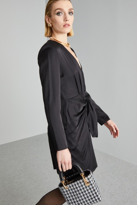 Abito corto con nodo