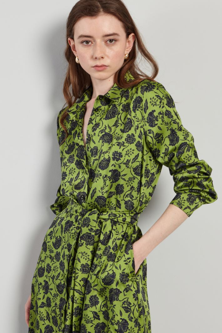 Vestido camisero de sarga estampada Intrend - 4