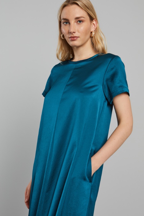 Abito lungo a maniche corte