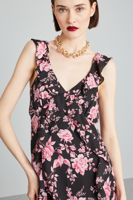 Abito lungo con volant