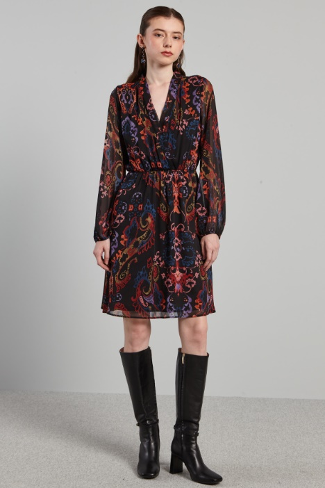 Abito in creponne a fantasia