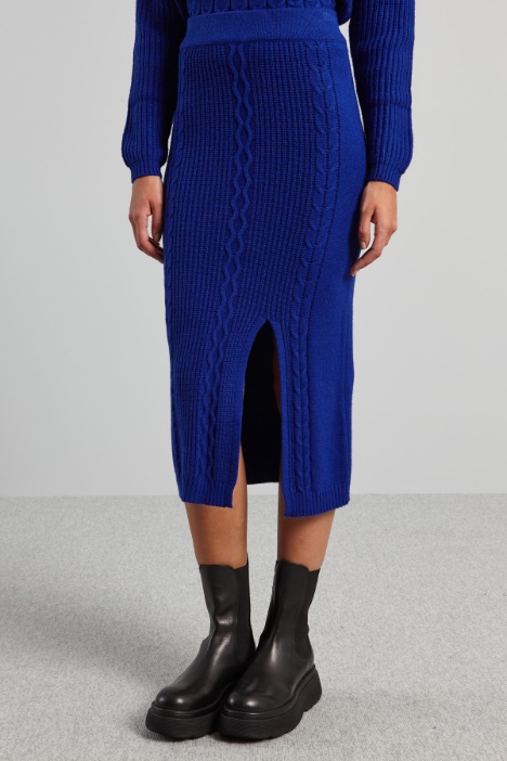 Falda de punto trenzado