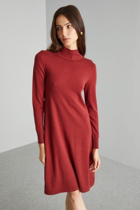 Abito svasato in maglia