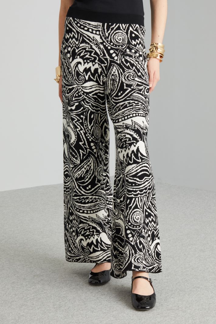 Relaxed-fit trousers in jacquard yarn Intrend - 3