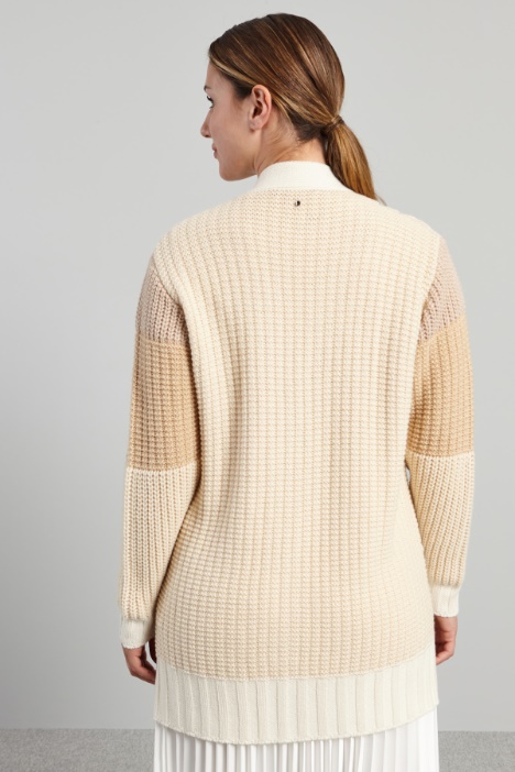 Cardigan con motivo a rilievo