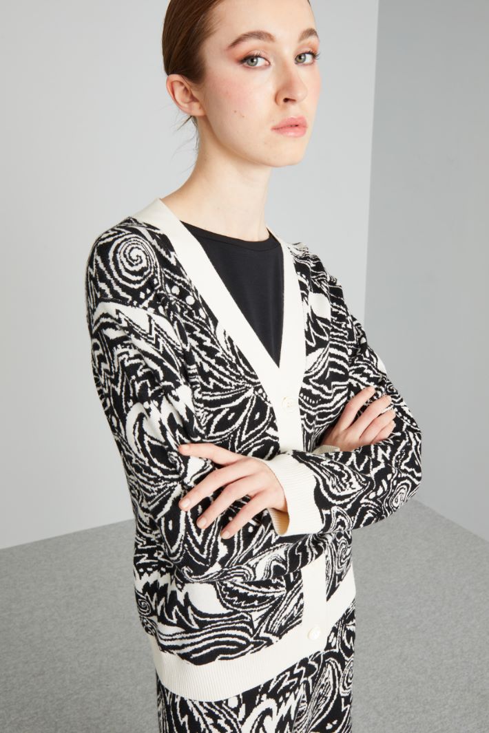 Buttoned cardigan in jacquard Intrend - 4