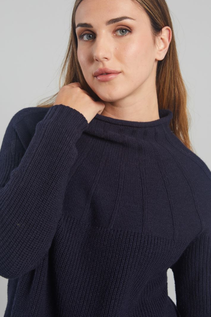 Crater neck sweater Intrend - 4