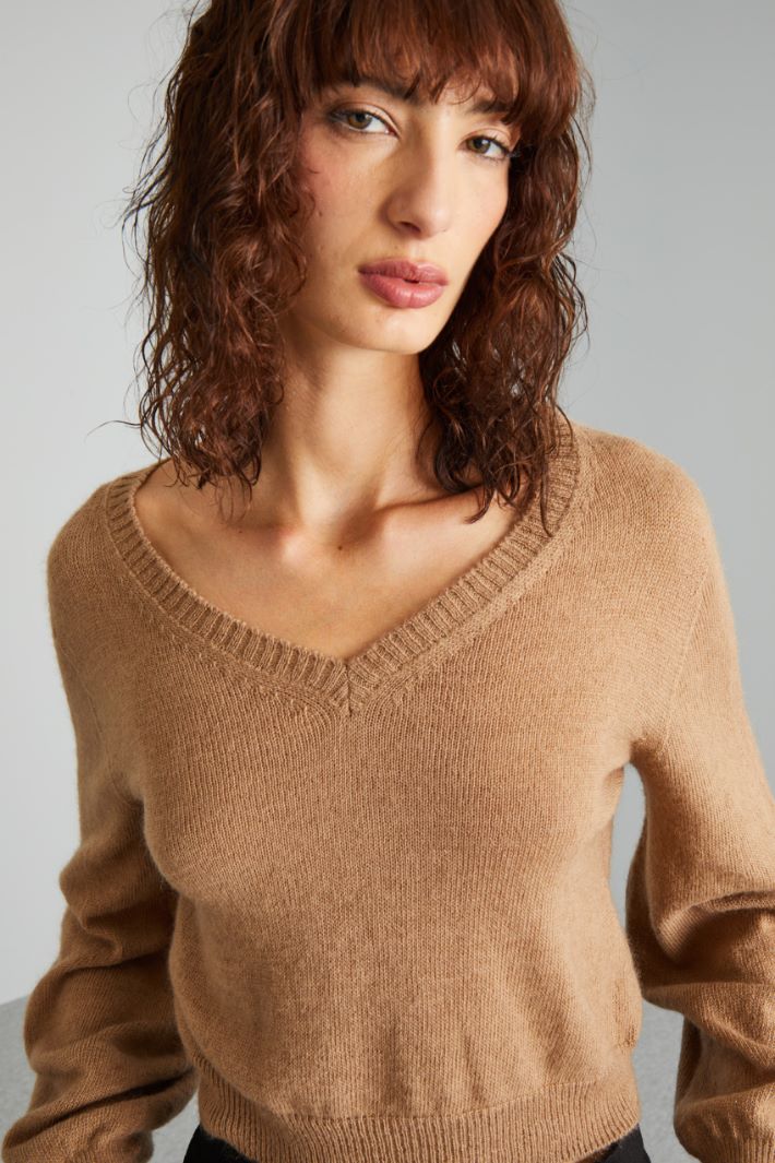 Cropped V-neck sweater Intrend - 4